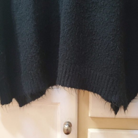 Lilyful Women's Drop Shoulder Sleeve Sweater - Picture 6 of 8